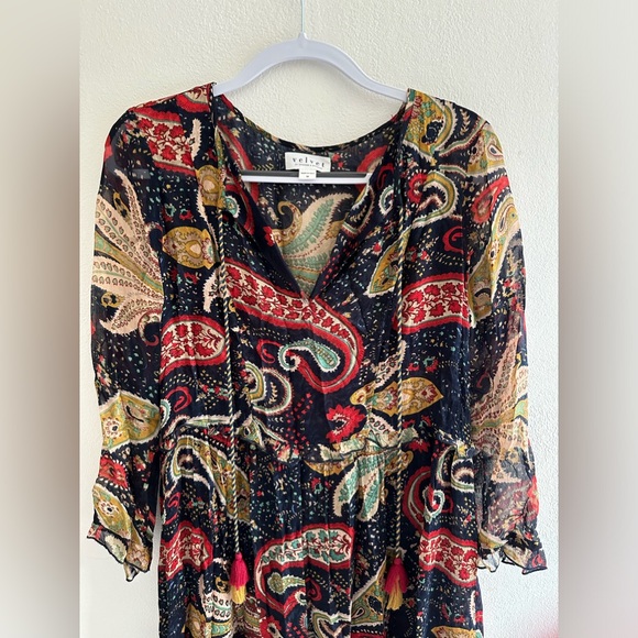 VELVET by Graham and Spencer 
GLIMMER DRESS - PAISLEY size Medium - Picture 5 of 14